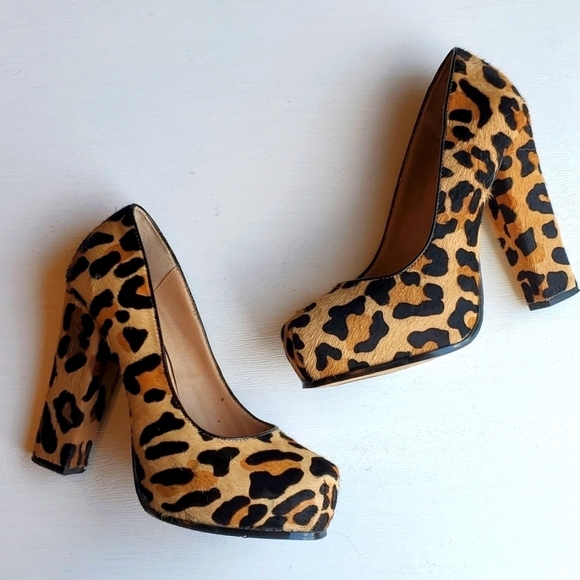 Steve Madden Leopard Print Cow Hair Platform Heels 8 - Picture 2 of 8